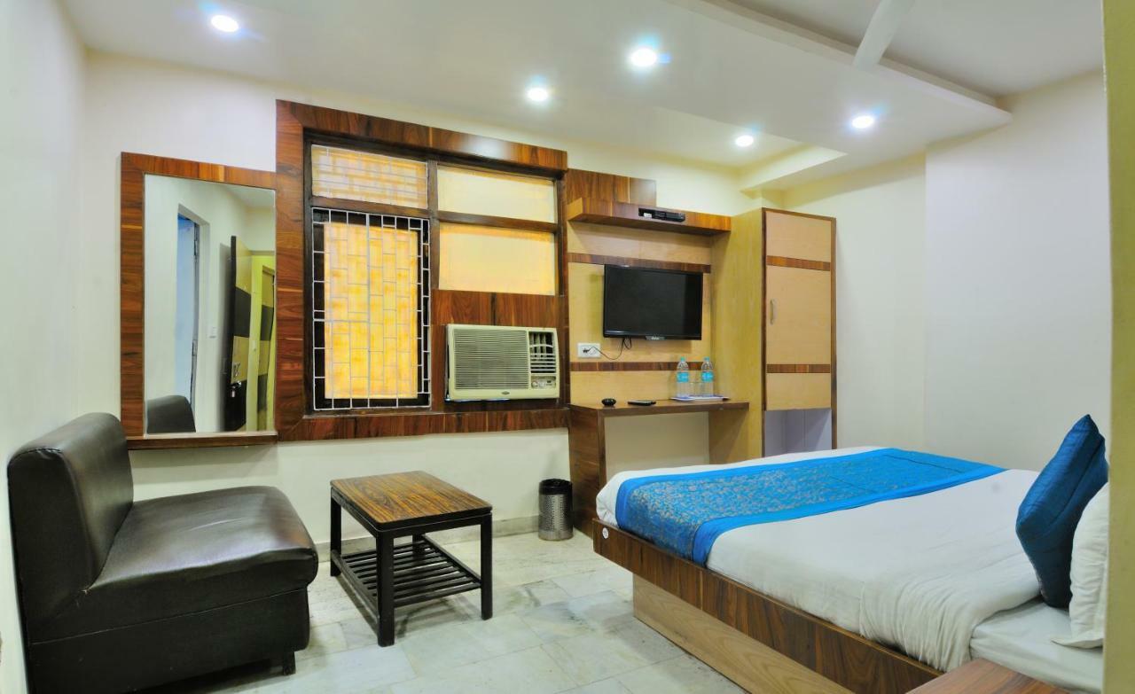 Hotel Lahorimal Deluxe 뉴델리 외부 사진