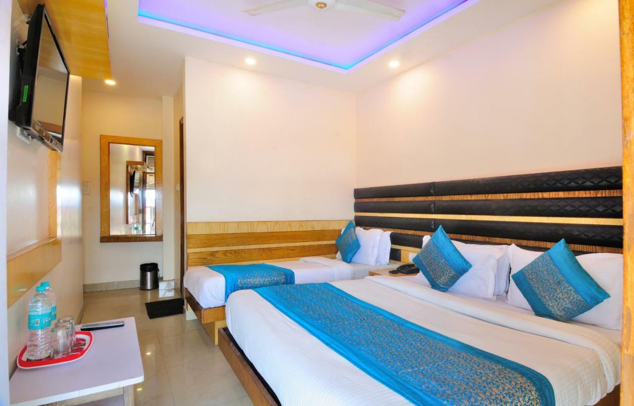 Hotel Lahorimal Deluxe 뉴델리 외부 사진