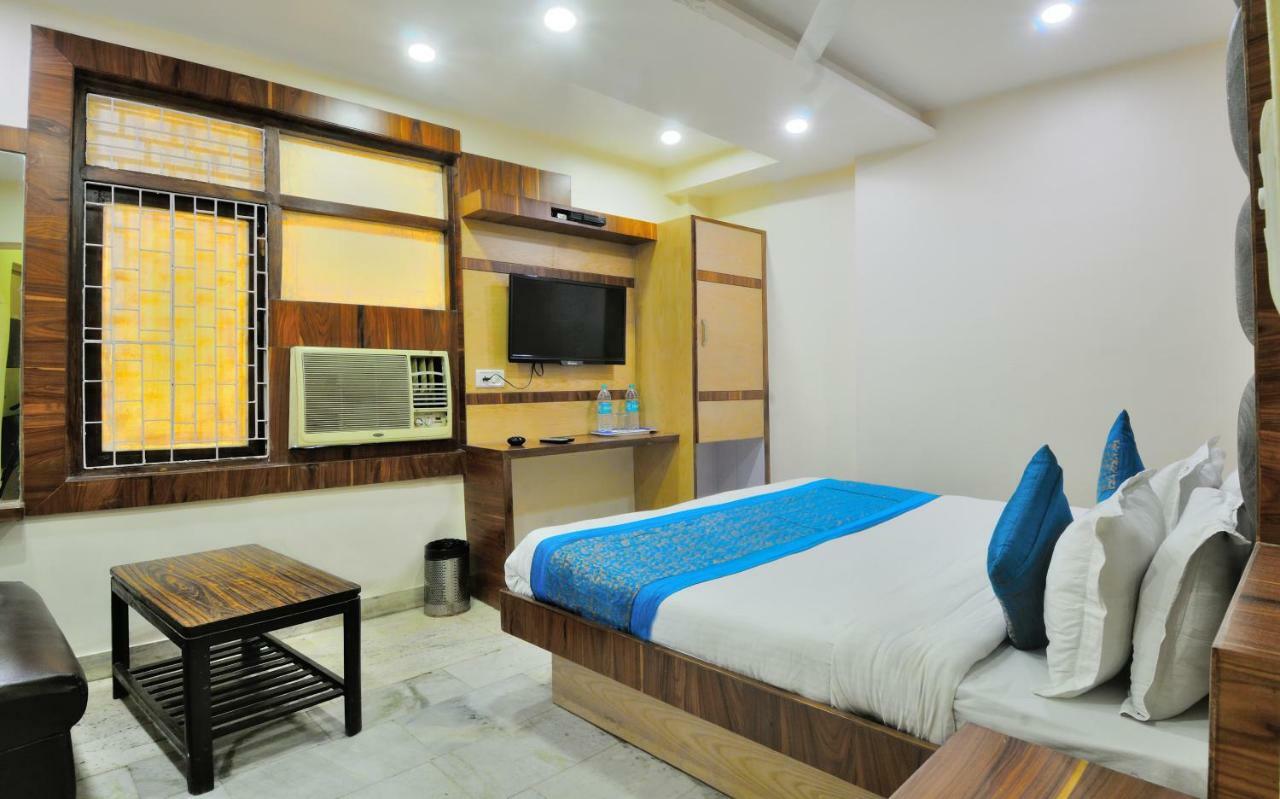 Hotel Lahorimal Deluxe 뉴델리 외부 사진